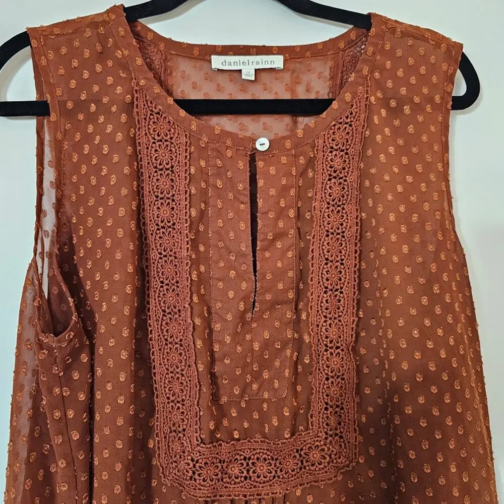 Daniel Rainn Rust Crochet Trim Sleevless Blouse - Picture 4 of 7